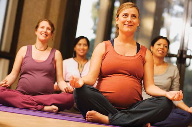 heathers_holistic_pregnancy_yoga_class_jas14